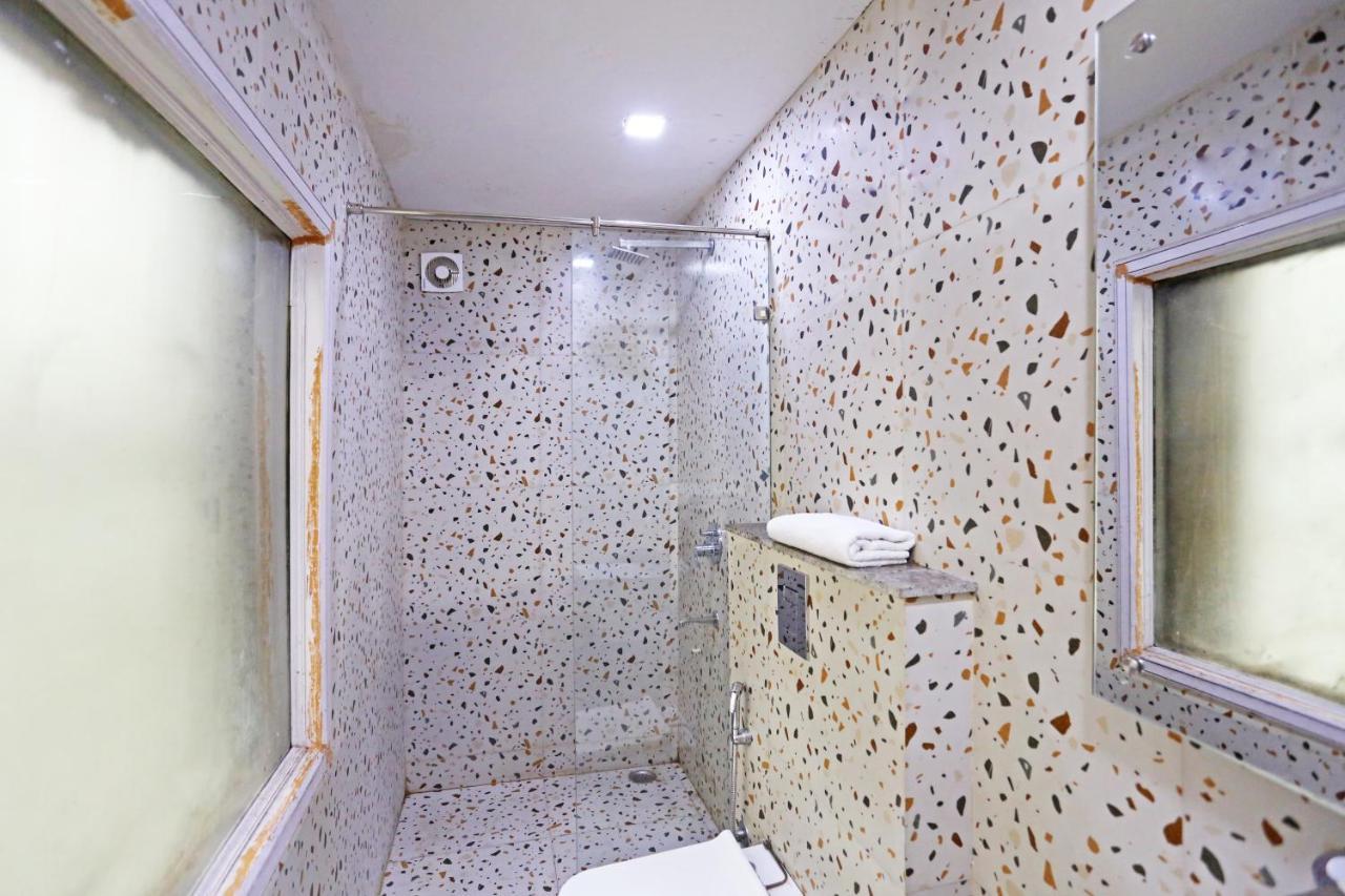Hotel Preet 05 Mints Walking Distance Nizamuddin Railway Station New Delhi